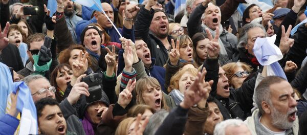 Manifestações contra a decisão do governo argentino de pedir ajuda ao FMI, Buenos Aires - Sputnik Brasil