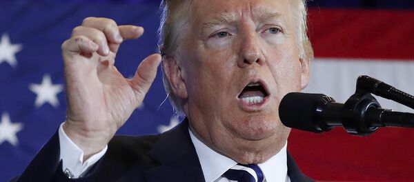 Presidente norte-americano Donald Trump gesticula enquanto fala no Centro de Conferências Harris em Charlotte, Carolina do Norte, EUA, em 31 de agosto de 2018 Presidente norte-americano Donald Trump gesticula enquanto fala no Centro de Conferências Harris em Charlotte, Carolina do Norte, EUA, em 31 de agosto de 2018 - Sputnik Brasil
