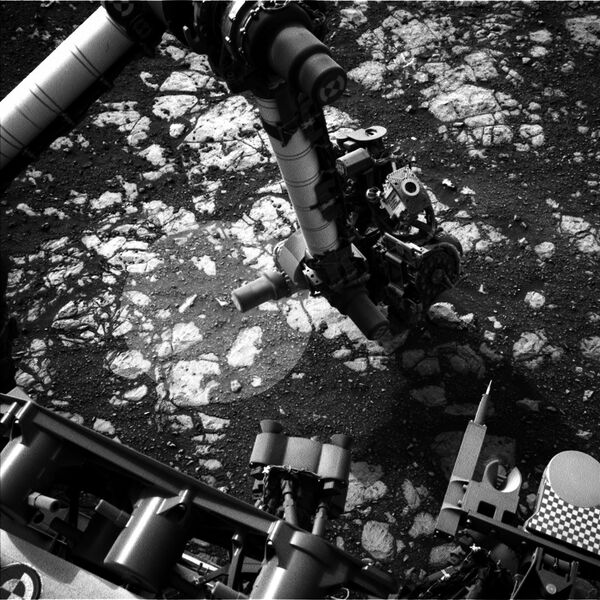 Suposta garrafa encontrada em Marte pelo ufólogo Scott C. Waring - Sputnik Brasil