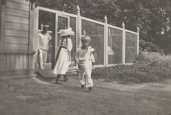 Crianças da família imperial da Rússia brincando no Palácio de Gatchina, perto de São Petersburgo, 1915 - Sputnik Brasil