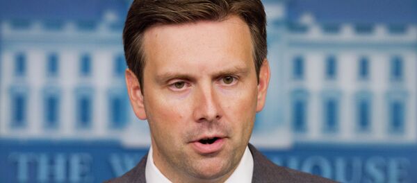 Josh Earnest, porta-voz da Casa Branca Josh Earnest, porta-voz da Casa Branca - Sputnik Brasil