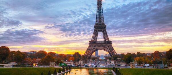 A Torre Eiffel, Paris - Sputnik Brasil
