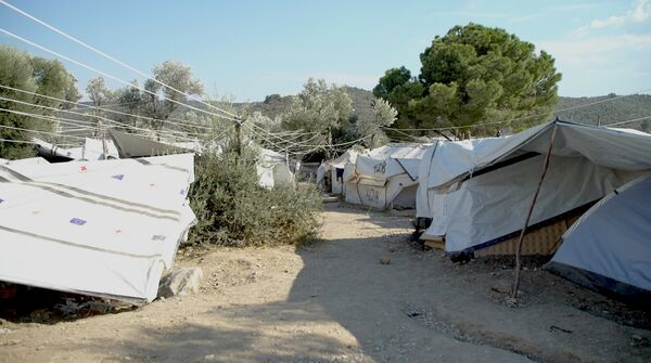 Tendas no campo de Moria - Sputnik Brasil