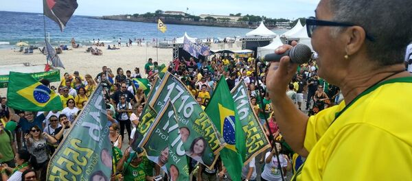 Apoiadores de Bolsonaro ocuparam a principal avenida de Copacabana, no Rio de Janeiro - Sputnik Brasil