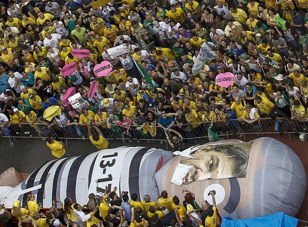 Milhares vão às ruas em São Paulo em apoio a Bolsonaro - Sputnik Brasil