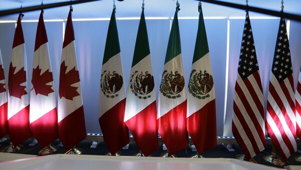 Bandeiras do Canadá, México e Estados Unidos em reunião do Nafta. - Sputnik Brasil