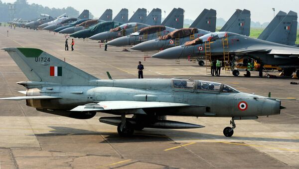 Caça MiG-21 da Força Aérea da Índia na base aérea de Kalaikunda (foto de arquivo) - Sputnik Brasil