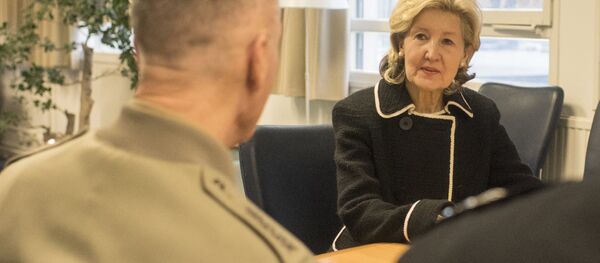 Embaixadora dos EUA na OTAN, Kay Bailey Hutchison - Sputnik Brasil