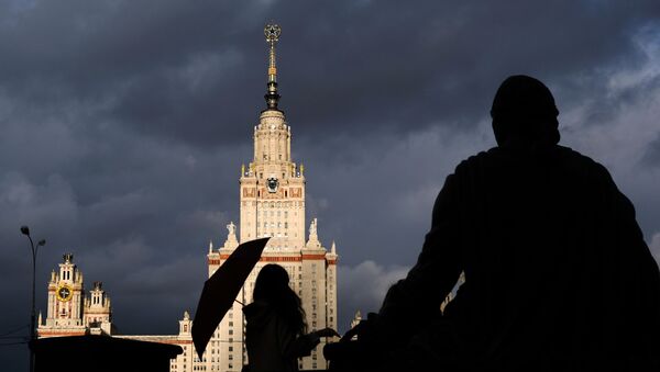 Edifício principal da Universidade Estatal de Moscou Lomonosov - Sputnik Brasil