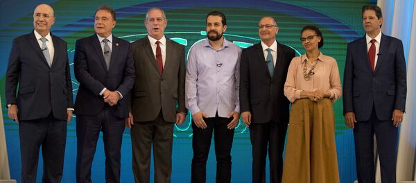 Candidatos posam antes do debate na Globo - Sputnik Brasil