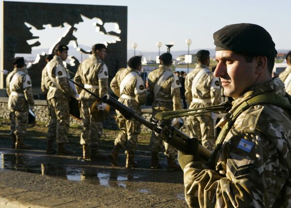 Novo voo São Paulo-Malvinas gera protestos de veteranos argentinos Novo voo São Paulo-Malvinas gera protestos de veteranos argentinos - Sputnik Brasil