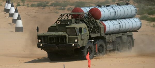 Sistema de mísseis antiaéreos S-300 em competição internacional realizada como parte dos Jogos Internacionais do Exército 2016 no campo de treinamento russo de Ashuluk - Sputnik Brasil