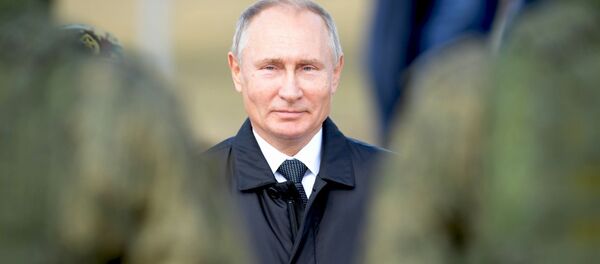 Vladimir Putin durante os exercícios militares de grande escala Vostok 2018, 13 de setembro de 2018 Vladimir Putin durante os exercícios militares de grande escala Vostok 2018, 13 de setembro de 2018 - Sputnik Brasil