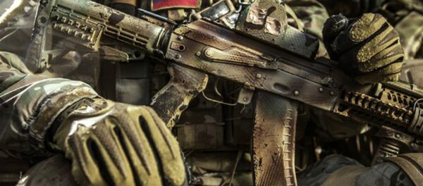 Fuzil de assalto Kalashnikov - Sputnik Brasil