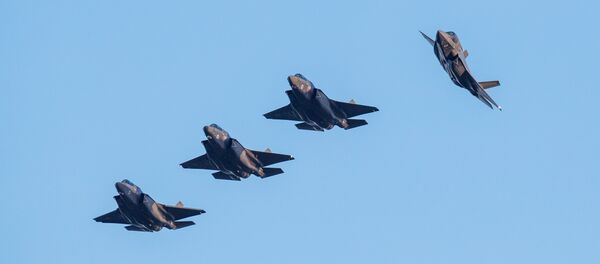 Reino Unido recebe seus primeiros quatro caças F-35B da Lockeed Martin - Sputnik Brasil