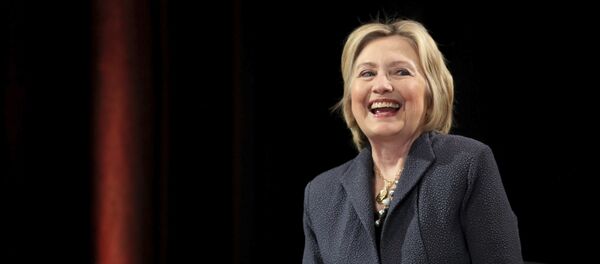 Hillary Clinton dá uma palestra no Edmund Burke Lecture Theatre, Trinity College, em Dublin. - Sputnik Brasil