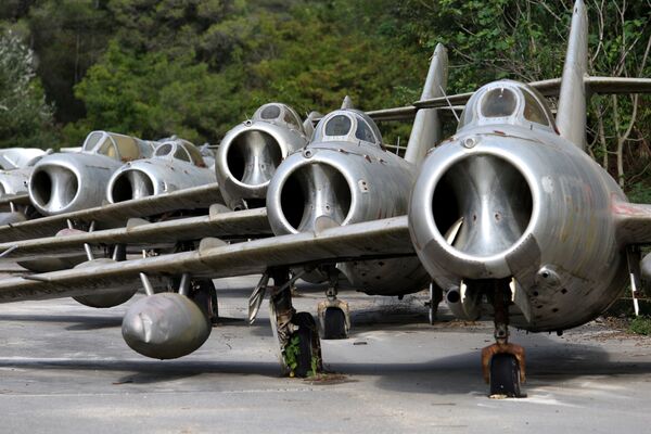Caças MiG-15 na base aérea de Kucova, Albânia - Sputnik Brasil