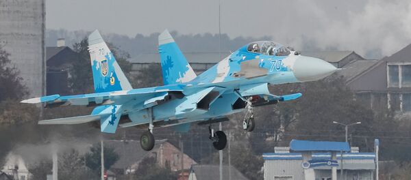 Su-27 ucraniano durante manobras militares Clear Sky 2018 - Sputnik Brasil