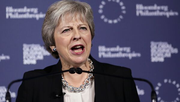 Theresa May, primeira-ministra britânica - Sputnik Brasil