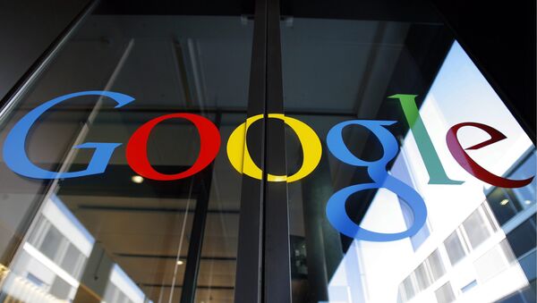 Logo of Google on the front door of the new Google European tech center in Zurich, Switzerland - Sputnik Brasil