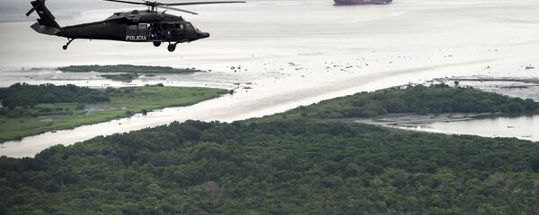 Um helicóptero da polícía antidrogas da Colômbia. - Sputnik Brasil