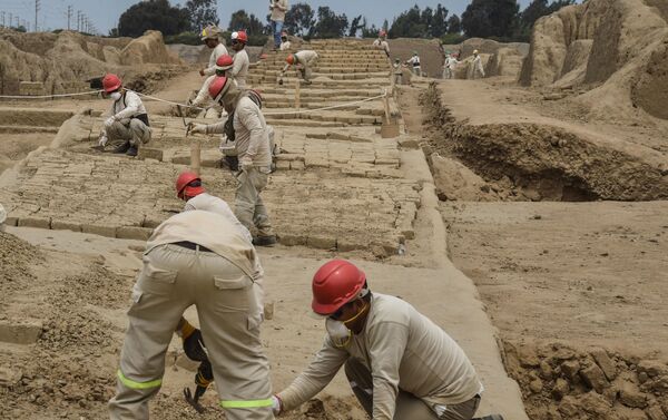 Restauração de objetos antigos do complexo arqueológico de Chan Chan, Peru - Sputnik Brasil