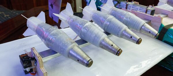 Drones encontrados perto da base aérea russa de Hmeymim na Síria - Sputnik Brasil