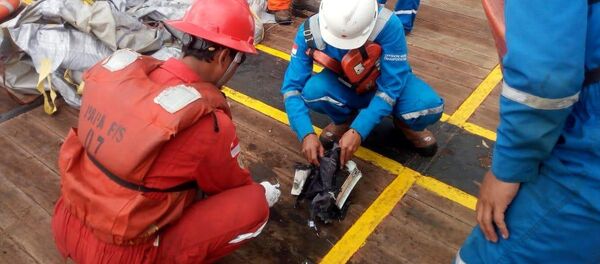 Supostos destroços do avião da Lion Air, do voo JT610, Indonésia, 29 de outubro de 2018 - Sputnik Brasil