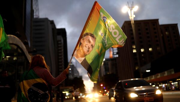 Bandeira com retrato de Jair Bolsonaro (PSL), 28 de outubro de 2018 - Sputnik Brasil