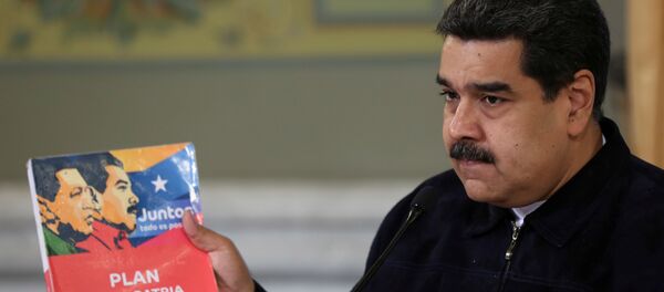 Presidente venezuelano, Nicolás Maduro, atende a uma reunião com ministros, em 24 de outubro de 2018 - Sputnik Brasil