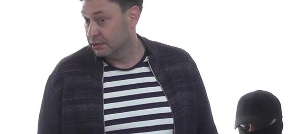 Chefe do site da RIA Novosti Ucrânia, Kirill Vyshinsky, no tribunal de Kherson, por suspeita de alta traição e apoio às autoproclamadas repúblicas do Donbass. - Sputnik Brasil