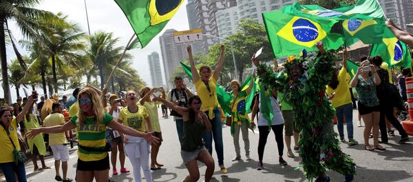 Apoiadores de Jair Bolsonarono - Sputnik Brasil