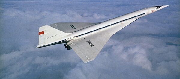 Avião comercial supersônico soviético Tu-144 - Sputnik Brasil