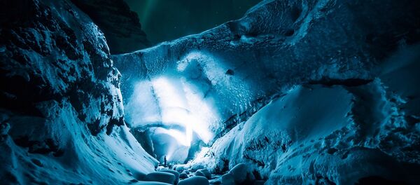 Caverna de gelo (imagem ilustrativa) - Sputnik Brasil