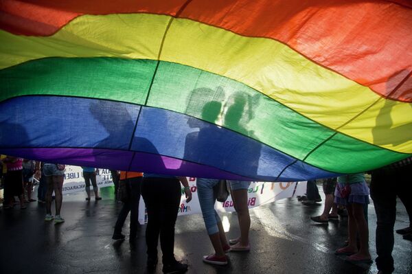 Políticos, ativistas e igreja do Brasil reagem à fala de Putin sobre 'progenitor 1' e 'progenitor 2' - Sputnik Brasil