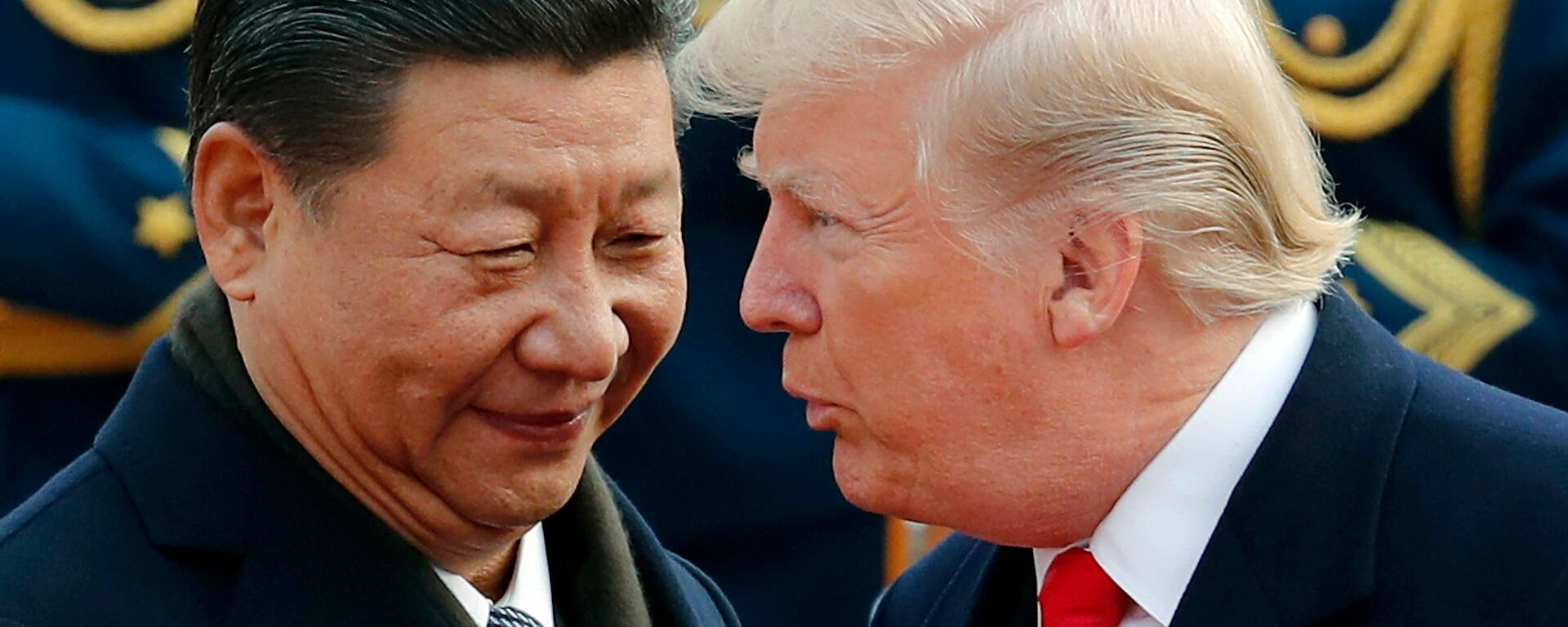 O então presidente americano, Donald Trump, e o presidente chinês, Xi Jinping, durante encontro (foto de arquivo) - Sputnik Brasil, 1920, 02.01.2025