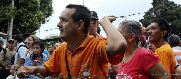 Imigrantes na fronteira entre Colômbia e Venezuela. - Sputnik Brasil