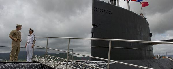 Submarino Yuan da Marinha Popular de Libertação da China, ancorado na Base Naval de Zhoushan. - Sputnik Brasil
