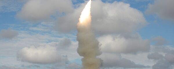 Lançamento de míssil S-300 (foto de arquivo) - Sputnik Brasil