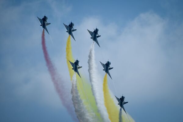 Caça chinês J-10 na Exposição Internacional de Aviação & Aeroespacial da China 2018 - Sputnik Brasil