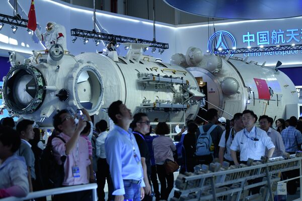 Réplica parcial da estação espacial chinesa no salão aeroespacial Airshow China 2018 - Sputnik Brasil