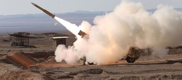 Sistema de defesa antimíssil Mersad disparando durante as manobras Velayat - Sputnik Brasil