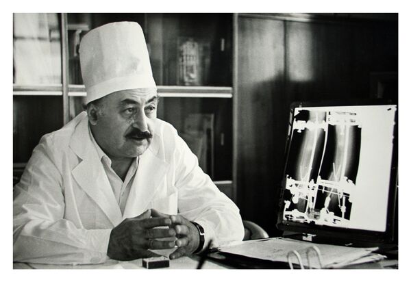 Gavriil Ilizarov, médico soviético conhecido por ter inventado o aparelho para alongamento ósseo - Sputnik Brasil