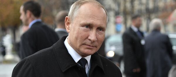 Vladimir Putin, presidente da Rússia, participa dos eventos comemorativos ao 100º aniversário do armistício na Primeira Guerra Mundial, em Paris, em 11 de novembro de 2018 - Sputnik Brasil