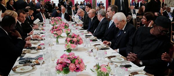 Mesa durante o lanche oferecido pelo presidente Macron aos líderes mundiais, em Paris, em 11 de novembro de 2018 - Sputnik Brasil
