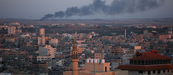 Ataque israelense com mísseis na Faixa de Gaza - Sputnik Brasil
