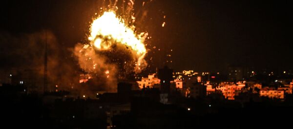 Ataque israelense com mísseis na Faixa de Gaza (imagem de arquivo) - Sputnik Brasil