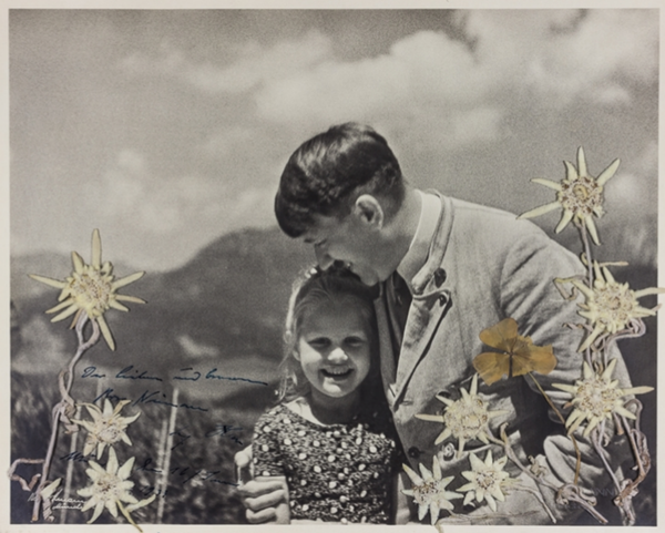 Imagem de Adolf Hitler com Rosa Bernile Nienau vendida pela Alexander Auction House - Sputnik Brasil