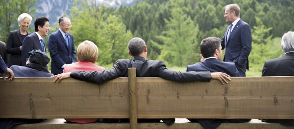 Líderes do G7 em uma conversa informal durante a cúpula do grupo na Alemanha. - Sputnik Brasil