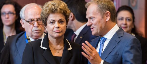 Dilma Rousseff e primeiro-ministro da Polônia, Donald Tusk, durante a cúpula UE-CELAC - Sputnik Brasil
